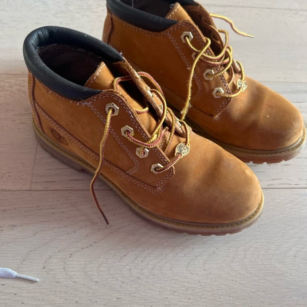 Timberland Tan Leather Lace-Up Boots